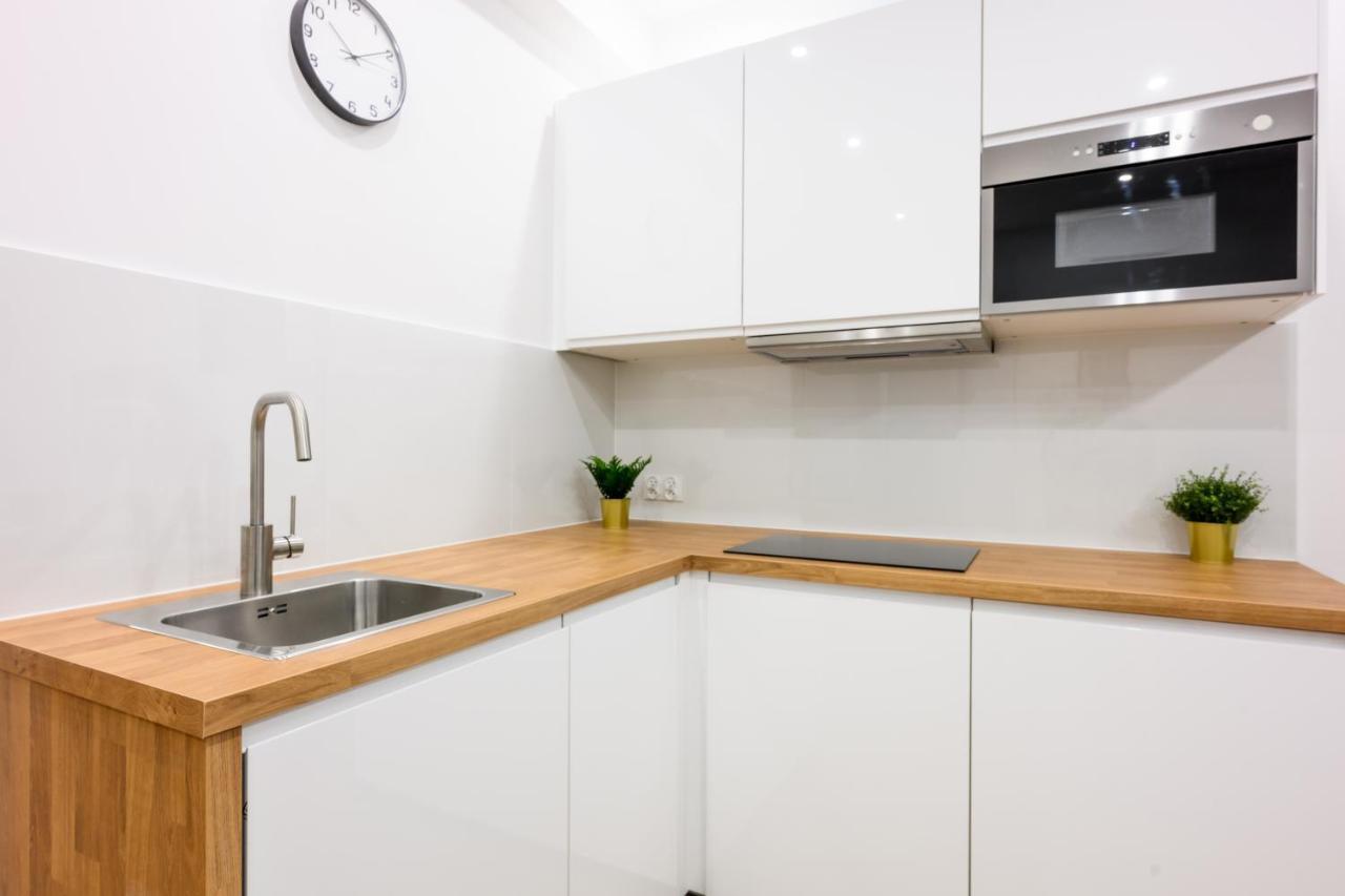 Cracow Rent Apartments - Spacious Apartments For 2-7 People In Quiet Area - Kolberga Street Nr 3 - 10 Min To Main Square By Foot Краков Экстерьер фото