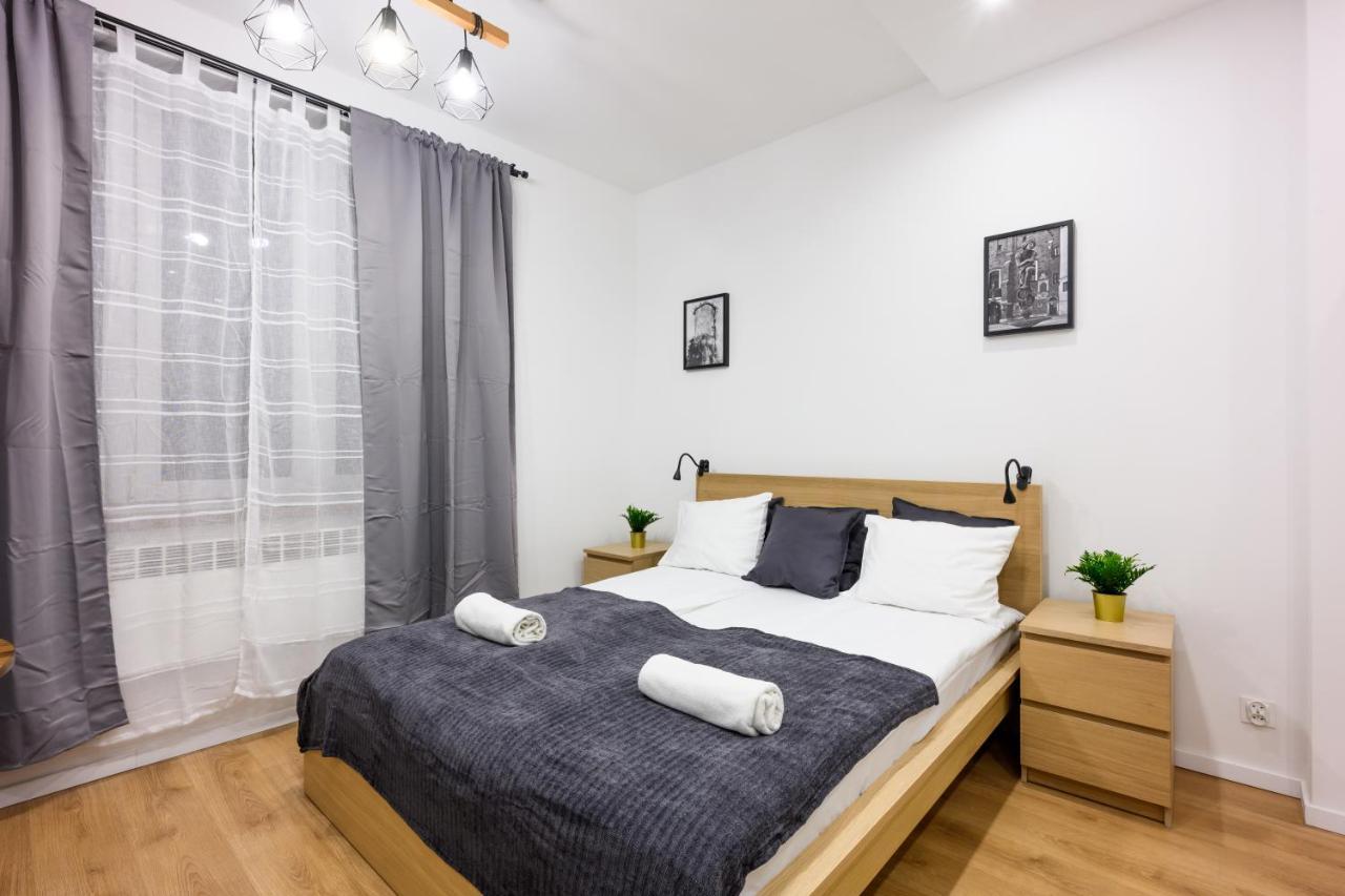 Cracow Rent Apartments - Spacious Apartments For 2-7 People In Quiet Area - Kolberga Street Nr 3 - 10 Min To Main Square By Foot Краков Экстерьер фото