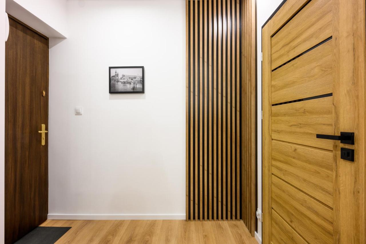 Cracow Rent Apartments - Spacious Apartments For 2-7 People In Quiet Area - Kolberga Street Nr 3 - 10 Min To Main Square By Foot Краков Экстерьер фото