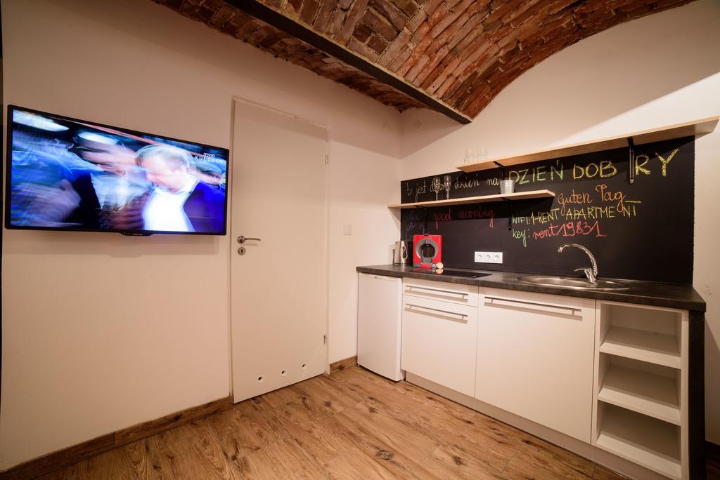 Cracow Rent Apartments - Spacious Apartments For 2-7 People In Quiet Area - Kolberga Street Nr 3 - 10 Min To Main Square By Foot Краков Экстерьер фото