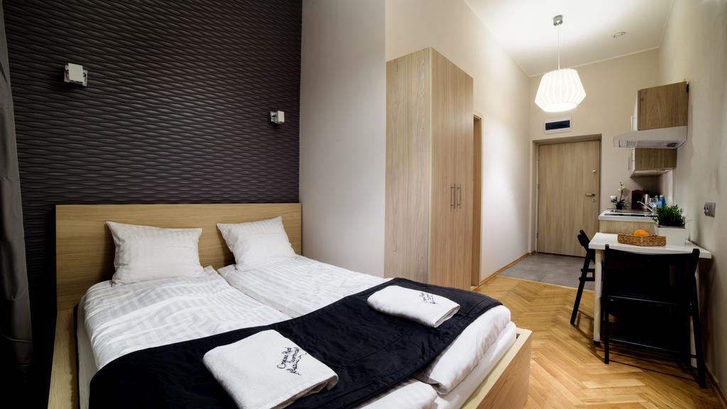 Cracow Rent Apartments - Spacious Apartments For 2-7 People In Quiet Area - Kolberga Street Nr 3 - 10 Min To Main Square By Foot Краков Экстерьер фото