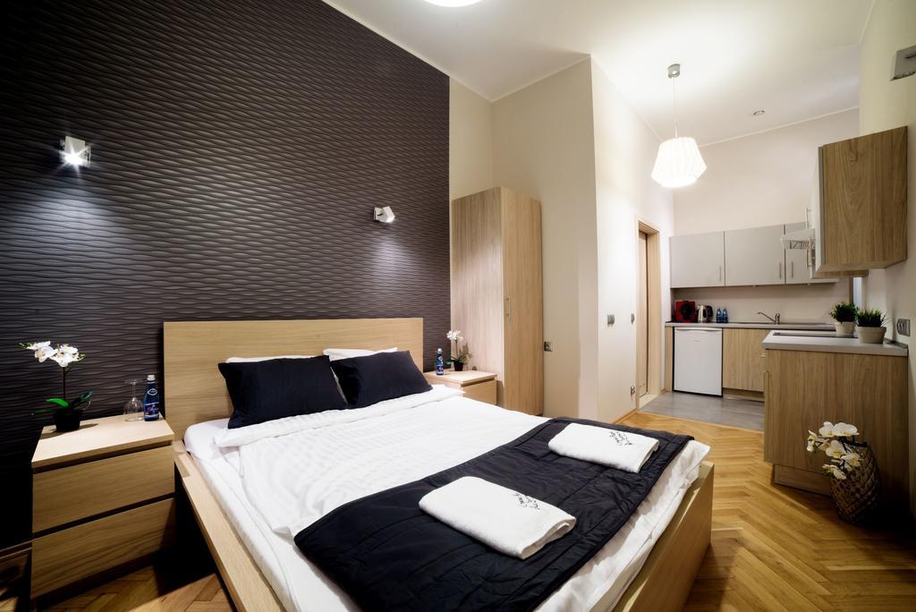 Cracow Rent Apartments - Spacious Apartments For 2-7 People In Quiet Area - Kolberga Street Nr 3 - 10 Min To Main Square By Foot Краков Экстерьер фото