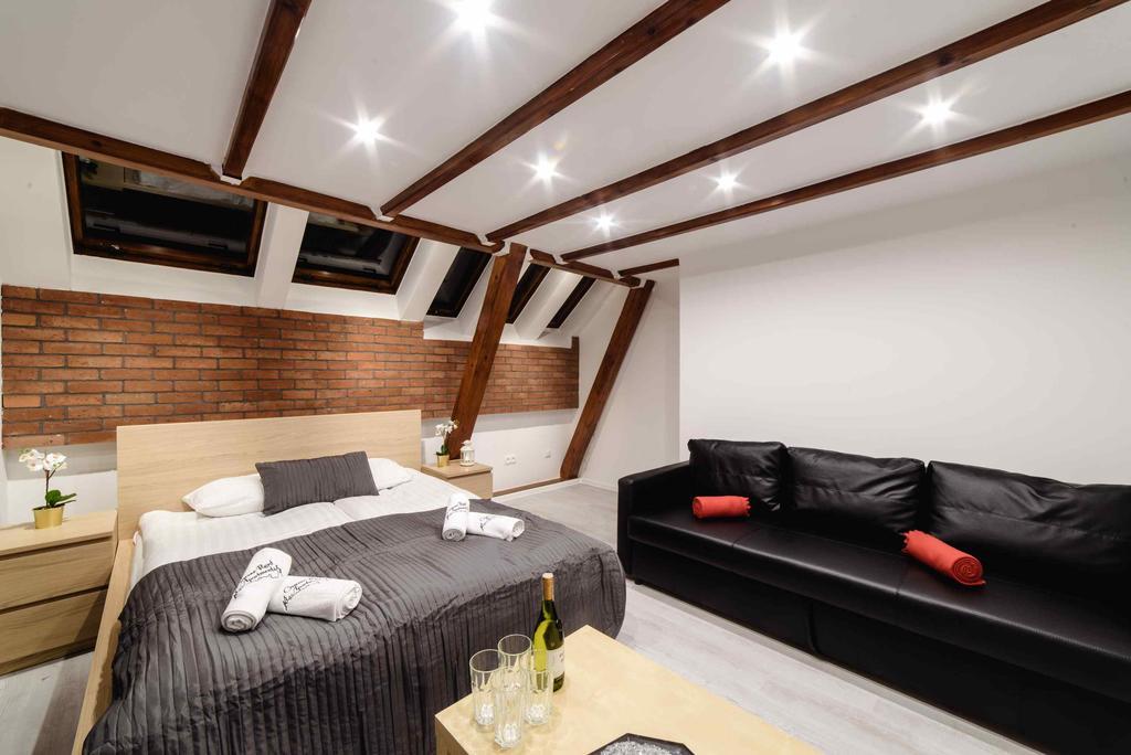 Cracow Rent Apartments - Spacious Apartments For 2-7 People In Quiet Area - Kolberga Street Nr 3 - 10 Min To Main Square By Foot Краков Экстерьер фото