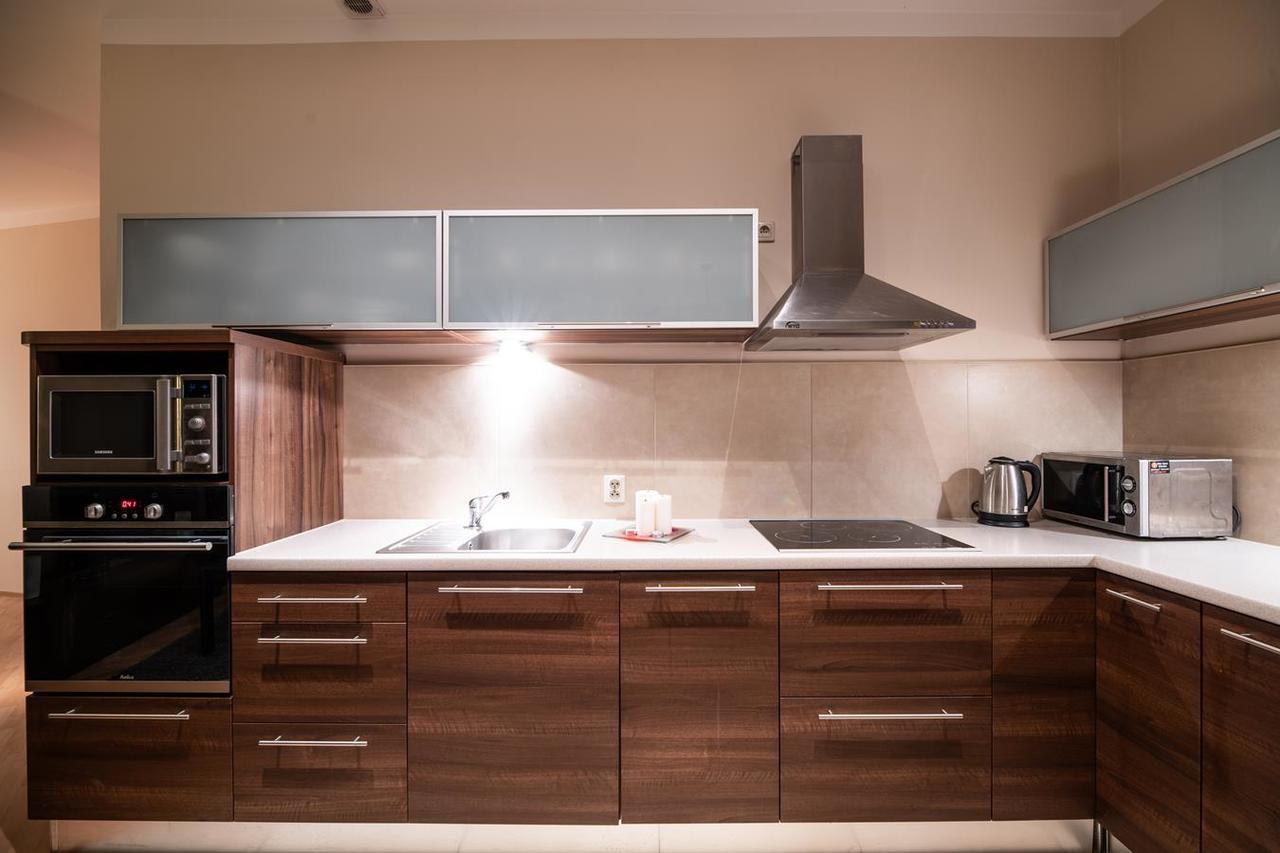 Cracow Rent Apartments - Spacious Apartments For 2-7 People In Quiet Area - Kolberga Street Nr 3 - 10 Min To Main Square By Foot Краков Экстерьер фото