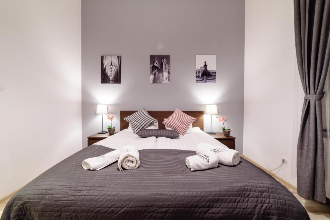 Cracow Rent Apartments - Spacious Apartments For 2-7 People In Quiet Area - Kolberga Street Nr 3 - 10 Min To Main Square By Foot Краков Экстерьер фото