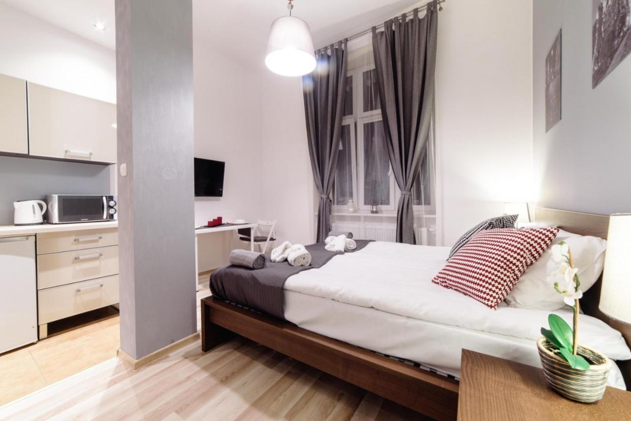 Cracow Rent Apartments - Spacious Apartments For 2-7 People In Quiet Area - Kolberga Street Nr 3 - 10 Min To Main Square By Foot Краков Экстерьер фото